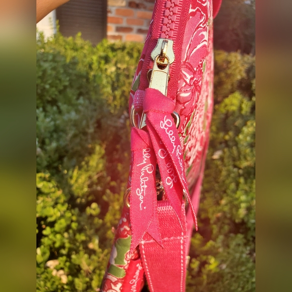 LILLY PULITZER | PINK AND GREEN FLORAL TROPICAL FLORALS LAPTOP CASE - Picture 9 of 13